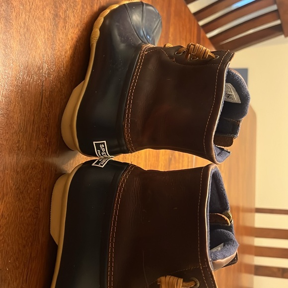 Great condition Sperry boots. - Picture 5 of 6